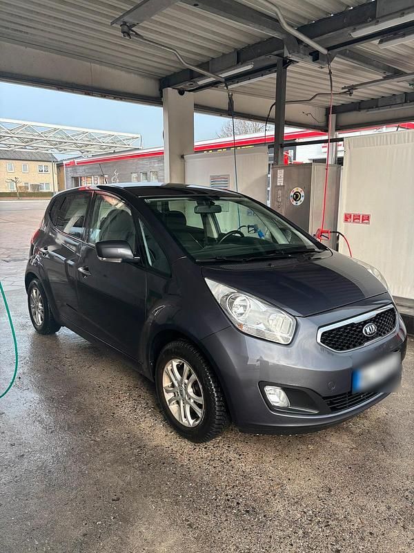 Gebraucht Kia Venga 90 PS (66 kW) 2014 Grau Kleinwagen