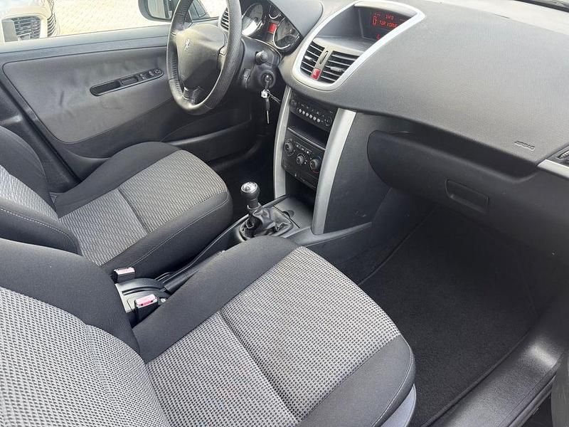 Gebraucht Peugeot 207 Premium 95 PS (69 kW) 2009 Schwarz Kombi