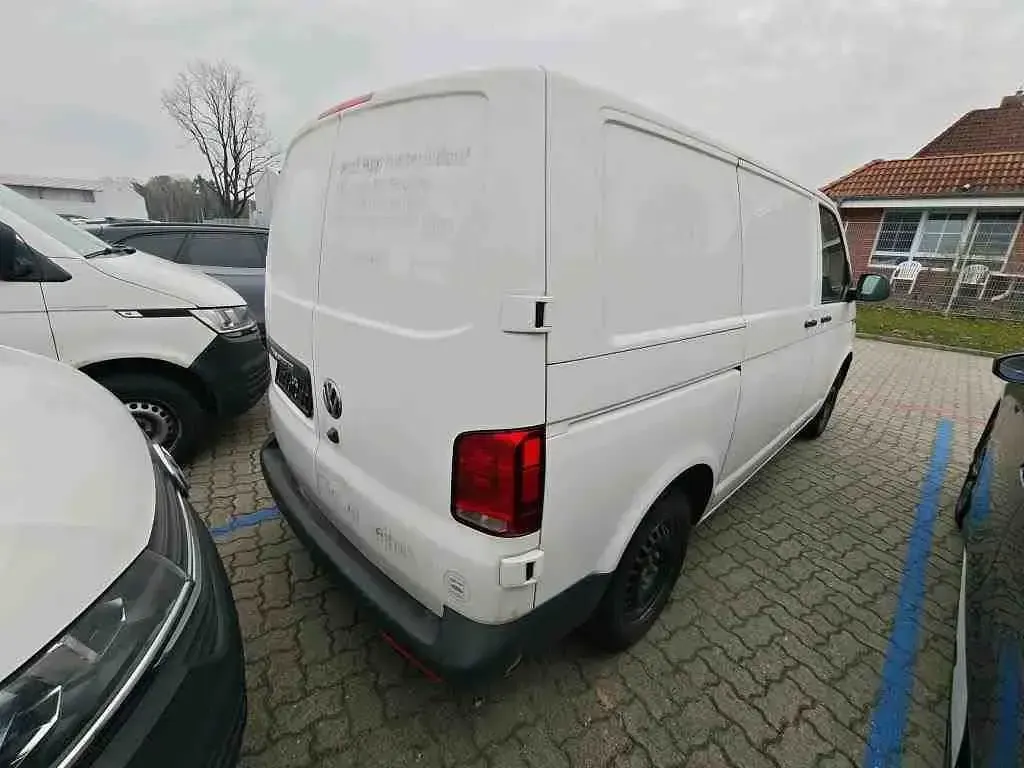 Second-hand VW Transporter 110 CP (80 kW) 2022 Alb Van