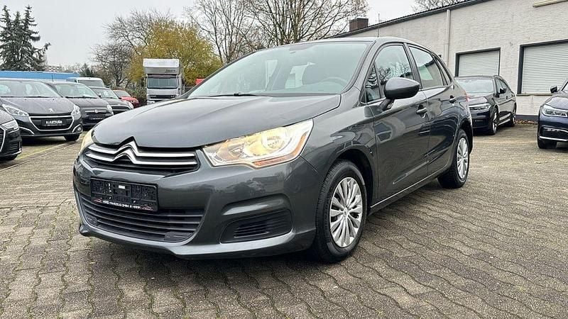 Grau Gebraucht 2012 Citroën C4 Attraction Limousine | 1.990 € (Superpreis) - Bild 1/4