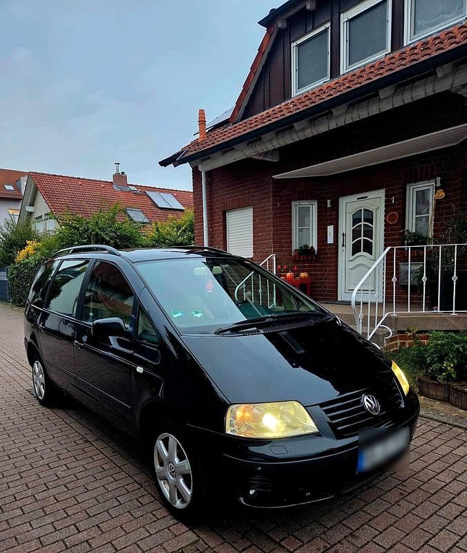 Schwarz Gebraucht 2003 VW Sharan Van / Kleinbus | 1.999 € (Fairer Preis) - Bild 1/4