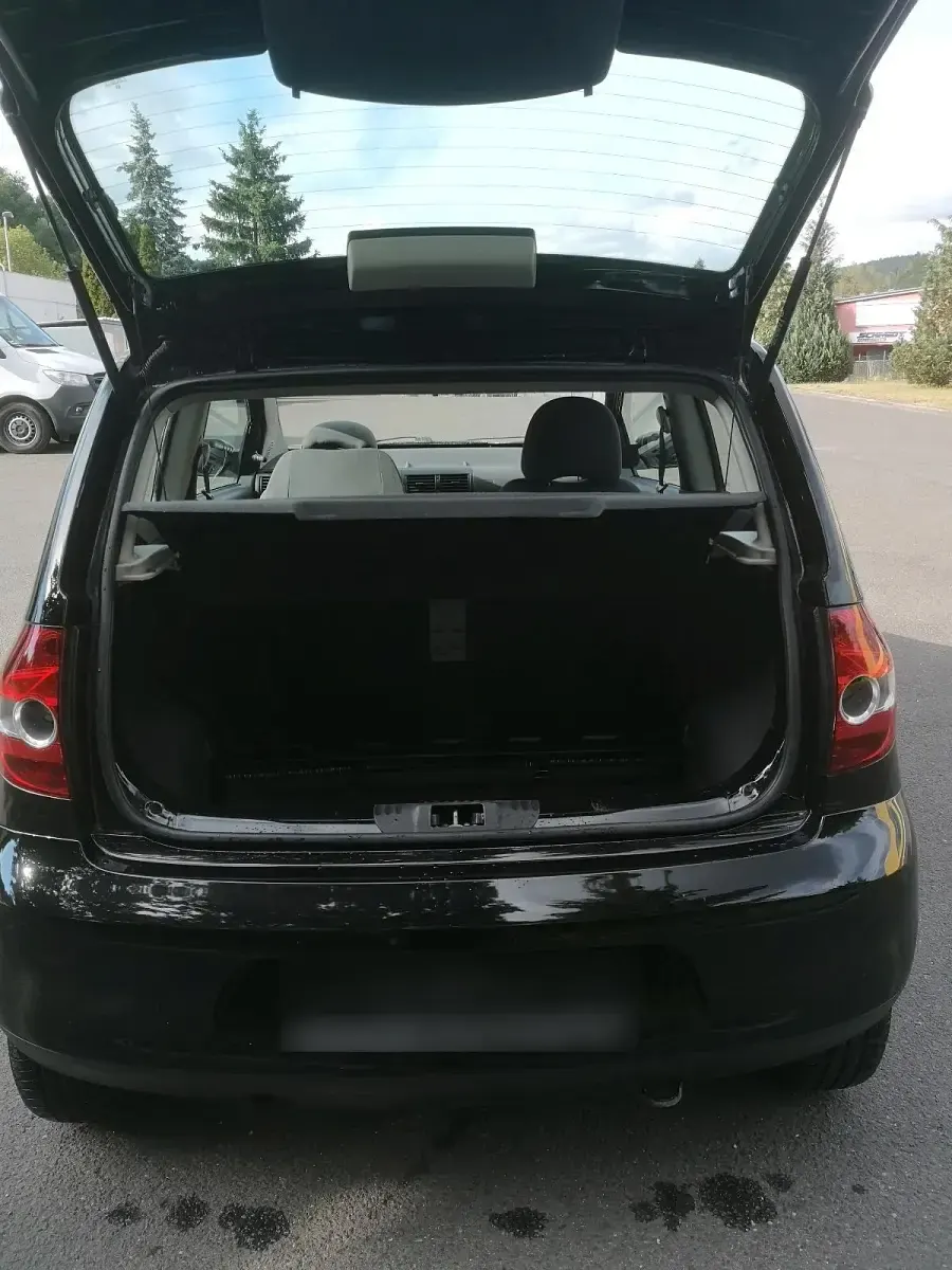 Gebraucht VW Fox 54 PS (39 kW) 2005 Schwarz Kleinwagen
