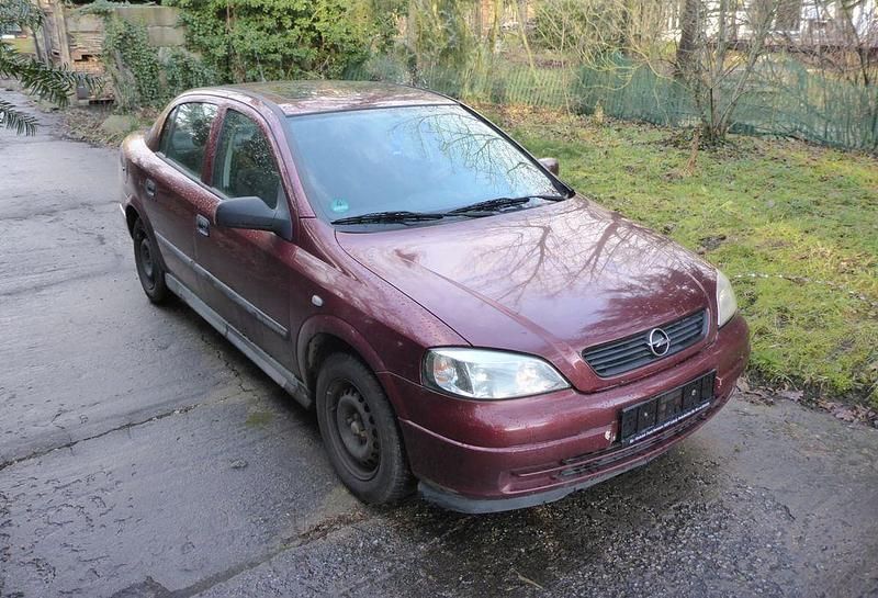 Rot Gebraucht 1999 Opel Astra Comfort Limousine | 1.450 € - Bild 1/4