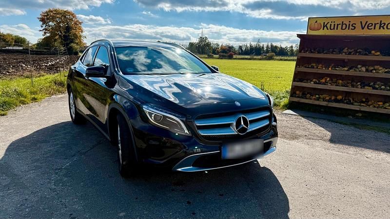 Gebraucht Mercedes GLA250 211 PS (155 kW) 2016 Schwarz SUV