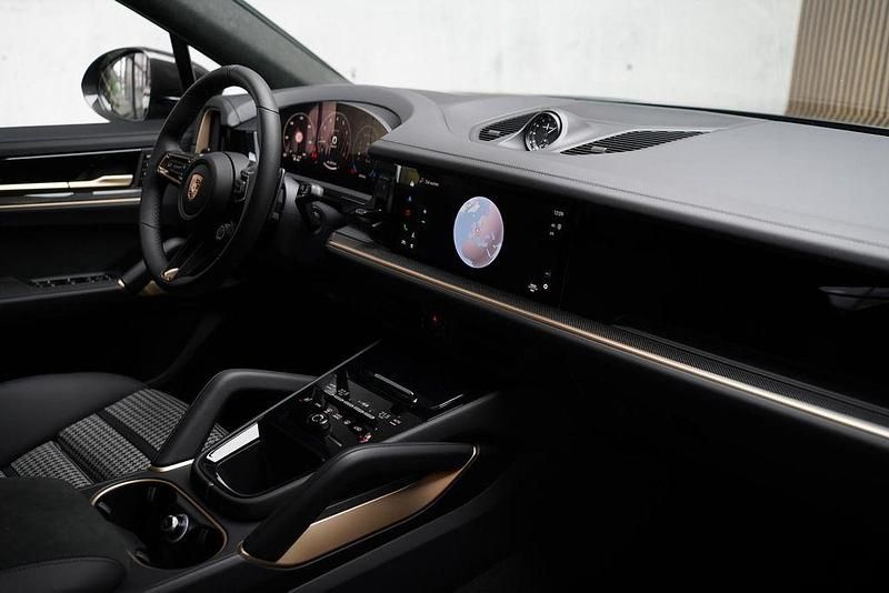 Neu Porsche Cayenne GTS 500 PS (367 kW) 2025 Grau SUV