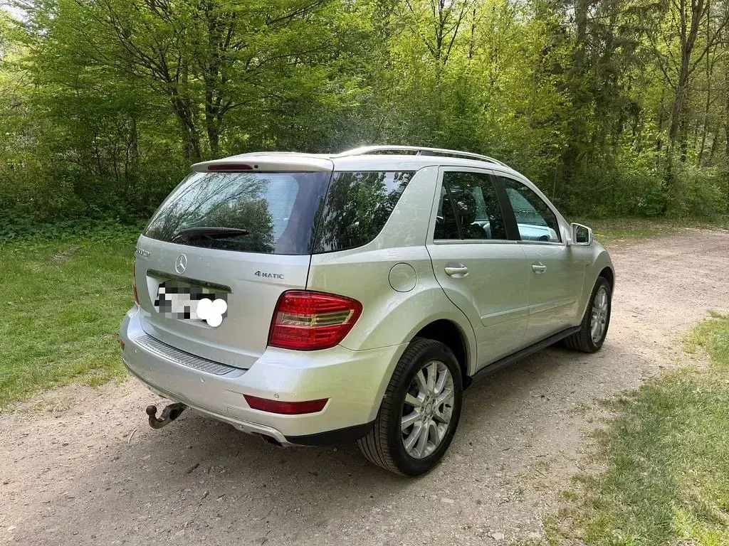 Gebraucht Mercedes ML300 Edition 204 PS (150 kW) 2011 Silber SUV