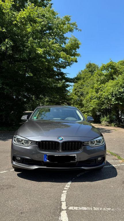Grau Gebraucht 2016 BMW 320 Advantage Limousine | 17.300 € (Etwas zu teuer) - Bild 1/4