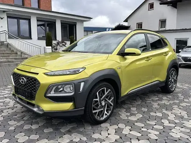 Gebraucht Hyundai Kona Style 141 PS (103 kW) 2021 Acid yellow / mic SUV