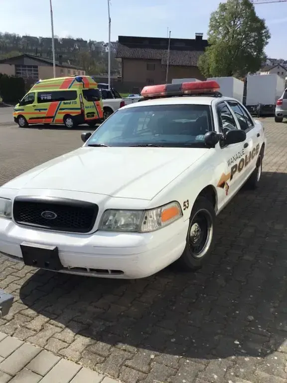 Gebraucht Ford Crown Victoria 333 PS (244 kW) 2001 Weiß Limousine