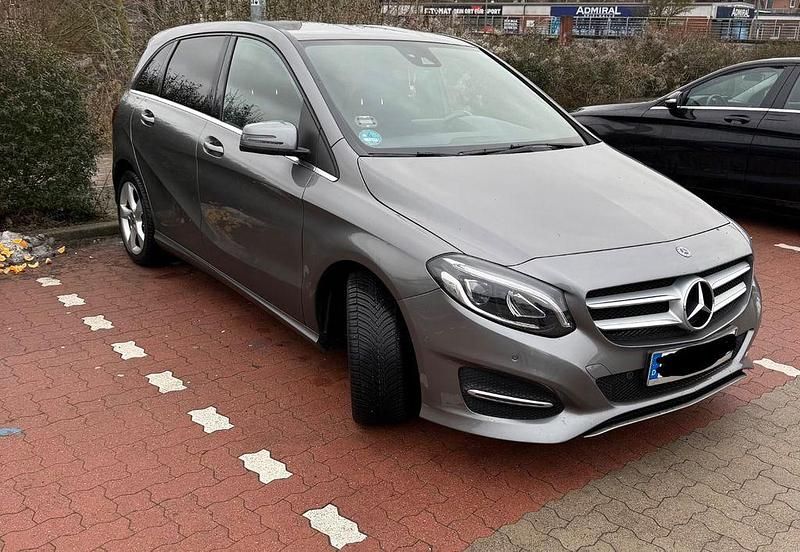 Gebraucht Mercedes B180 109 PS (80 kW) 2017 Grau Van / Kleinbus