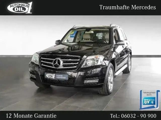 Schwarz (obsidianschwarz metalliclack) Gebraucht 2012 Mercedes GLK250 SUV | 20.990 € (Etwas zu teuer) - Bild 1/3