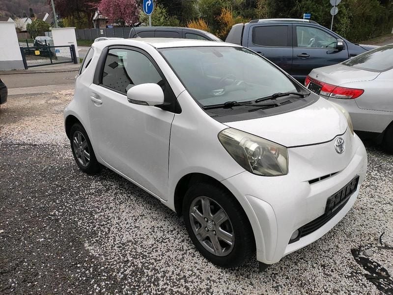 Gebraucht Toyota iQ 68 PS (50 kW) 2009 Weiß Kleinwagen