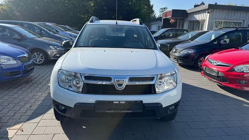Weiß Gebraucht 2012 Dacia Duster Lauréate SUV | 4.750 € (Teuer) - Bild 1/4