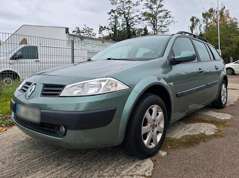 Grün Gebraucht 2005 Renault Mégane GrandTour Kombi | 1.200 € (Guter Preis) - Bild 1/4