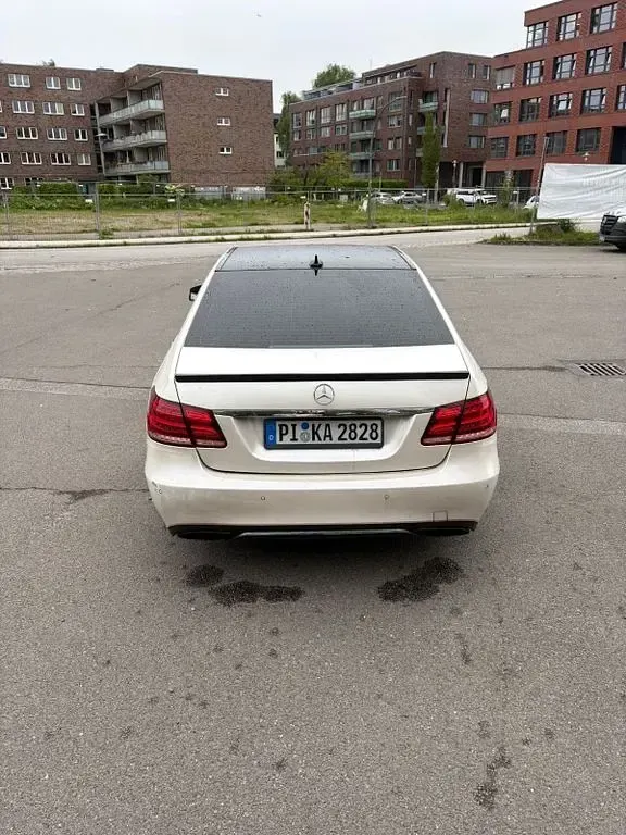 Gebraucht Mercedes E350 Avantgarde 252 PS (185 kW) 2014 Weiß Limousine