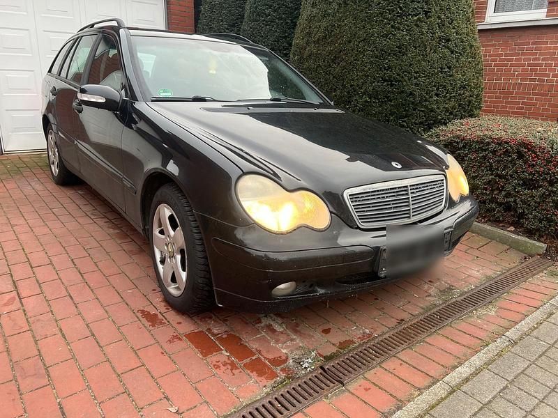 Schwarz Gebraucht 2001 Mercedes C180 Kombi | 1.200 € (Fairer Preis) - Bild 1/4