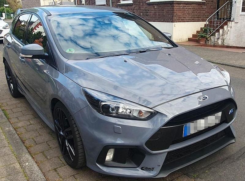 Używany Ford Focus S 349 KM (256 kW) 2016 Szary Sedan/Limuzyna