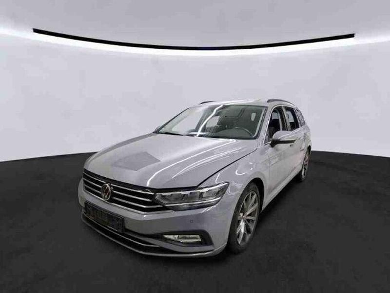 Gebraucht VW Passat 200 PS (147 kW) 2022 Grau Kombi