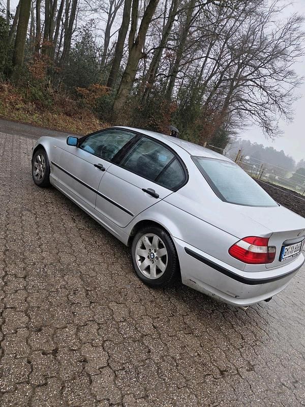 Silber Gebraucht 2003 BMW 316 Limousine | 2.999 € - Bild 1/4