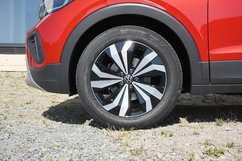 Neu VW T-Cross 95 PS (69 kW) 2026 Kingsrot metallic SUV