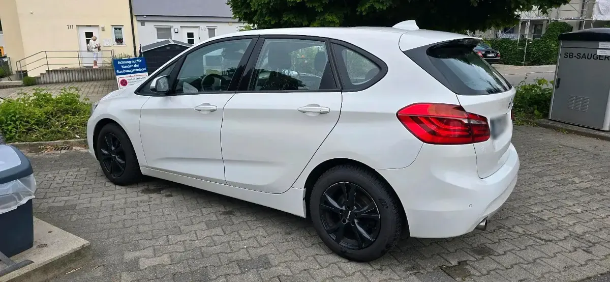 Gebraucht BMW 218 Active Tourer 150 PS (110 kW) 2015 Weiß Van / Kleinbus