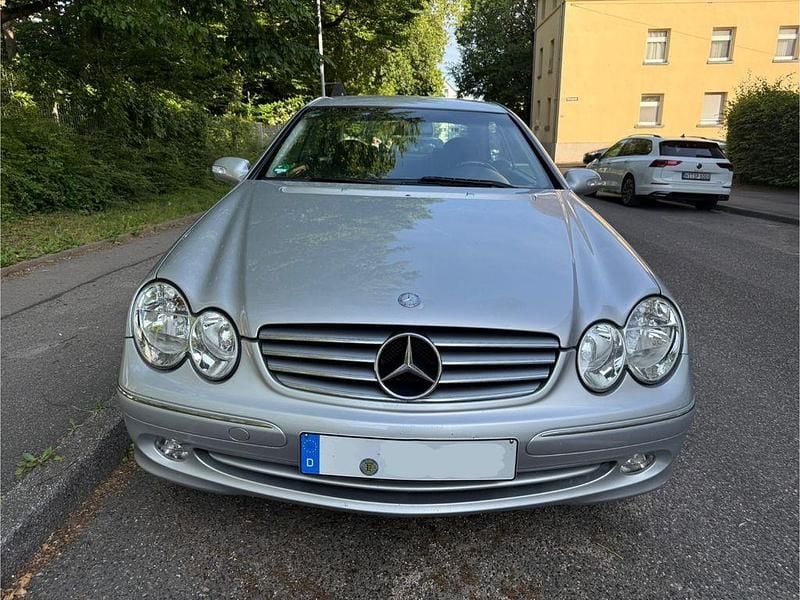 Silber Gebraucht 2003 Mercedes CLK200 Elegance Coupé | 6.500 € (Etwas zu teuer) - Bild 1/4