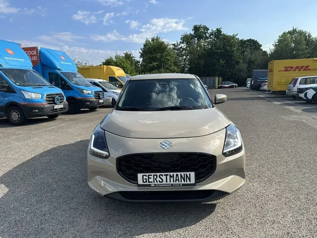 Neu Suzuki Swift Comfort 83 PS (61 kW) 2026 Caravan ivory pearl metallic Kleinwagen