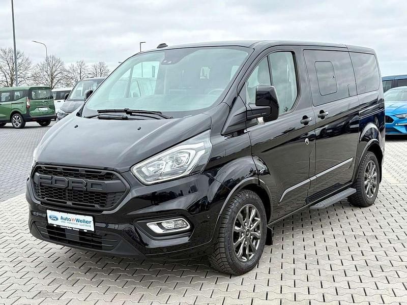 Gebraucht Ford Tourneo 131 PS (96 kW) 2022 Obsidianschwarz Van / Kleinbus
