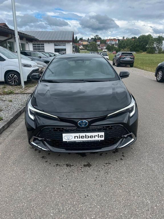 Neu Toyota Corolla Hybrid 178 PS (130 kW) 2025 Schwarz Limousine