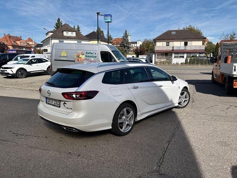 Gebraucht Opel Insignia Business Innovation 209 PS (153 kW) 2018 Weiß Kombi