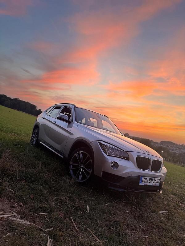 Silber Gebraucht 2014 BMW X1 Sport Line SUV | 14.000 € (Fairer Preis) - Bild 1/4