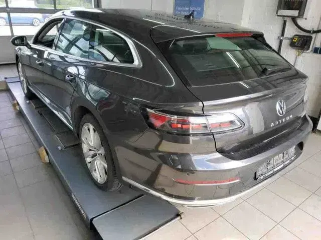 Gebraucht VW Arteon Elegance 218 PS (160 kW) 2022 Mangangrau metallic (metallic) Kombi
