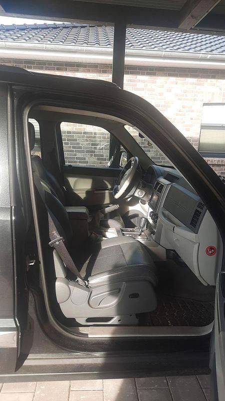 Gebraucht Jeep Cherokee Limited 200 PS (147 kW) 2009 Schwarz SUV