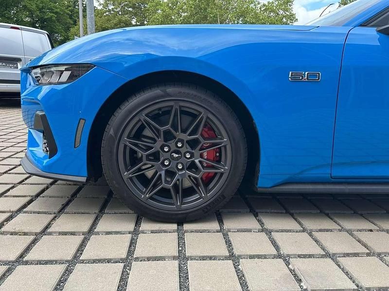 Neu Ford Mustang GT Fastback 446 PS (328 kW) 2025 Grabber blue metallic Coupé
