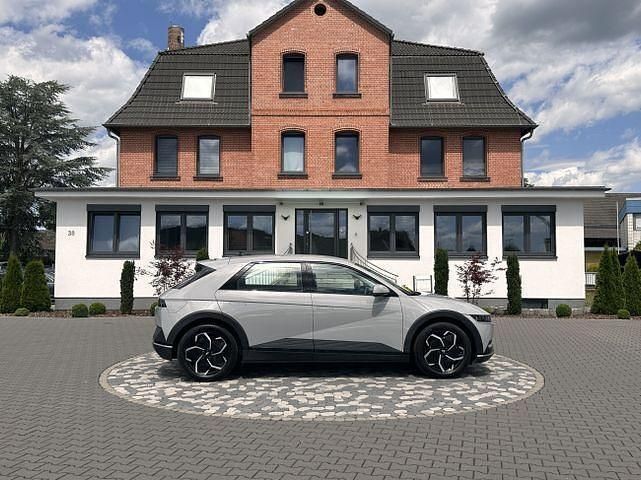 Grau Gebraucht 2021 Hyundai Ioniq 5 Dynamiq SUV | 26.950 € (Superpreis) - Bild 1/4