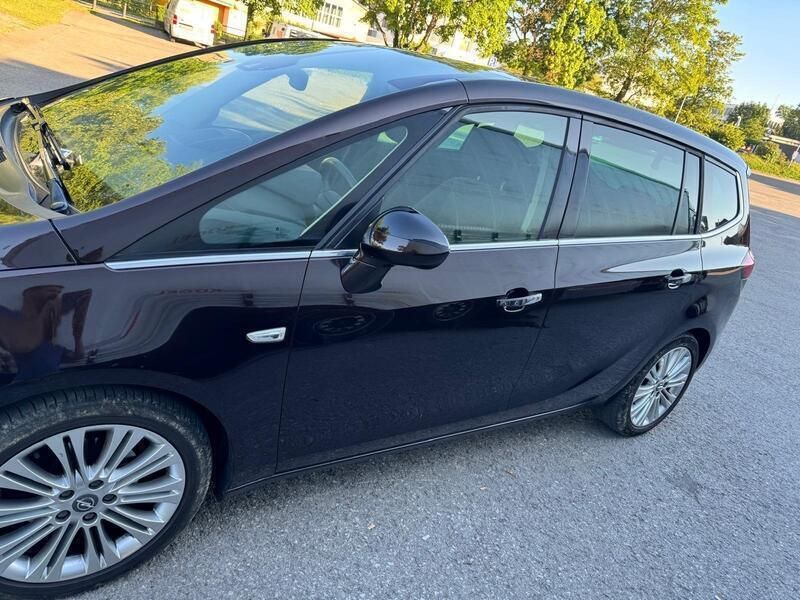 Braun Gebraucht 2013 Opel Zafira Tourer Eco Van / Kleinbus | 10.499 € (Etwas zu teuer) - Bild 1/4