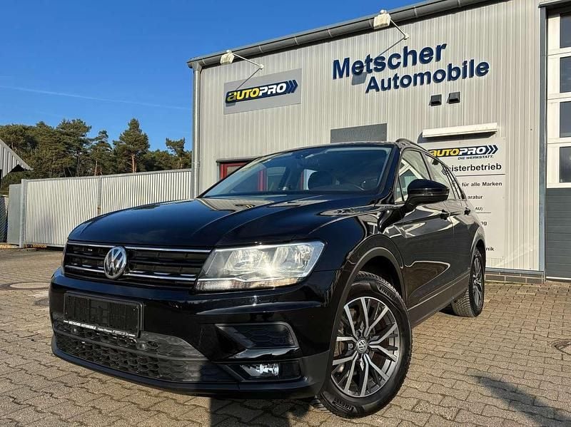 Deep black perelffekt Gebraucht 2018 VW Tiguan SUV | 17.890 € (Superpreis) - Bild 1/4