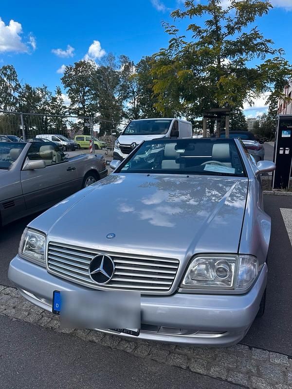 Silber Gebraucht 2002 Mercedes SL500 Cabrio | 35.000 € - Bild 1/4