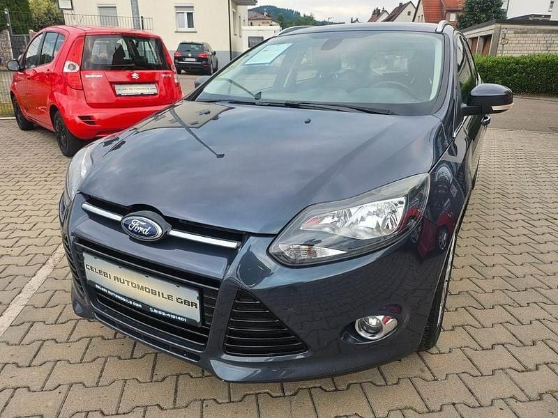 Grau Gebraucht 2014 Ford Focus Titanium Limousine | 4.950 € (Guter Preis) - Bild 1/4
