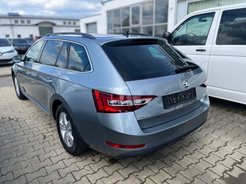 Gebraucht Skoda Superb Ambition 150 PS (110 kW) 2017 Grau Kombi