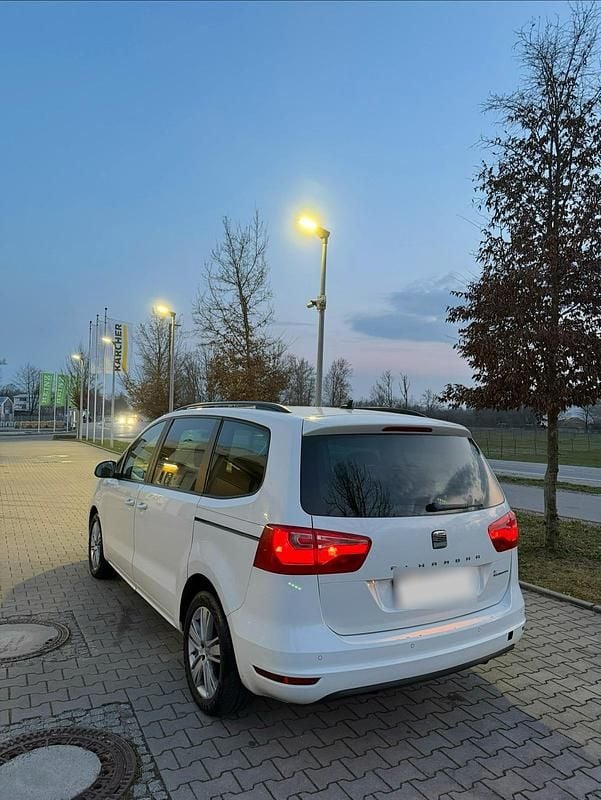 Gebraucht Seat Alhambra 140 PS (102 kW) 2013 Weiß Van / Kleinbus