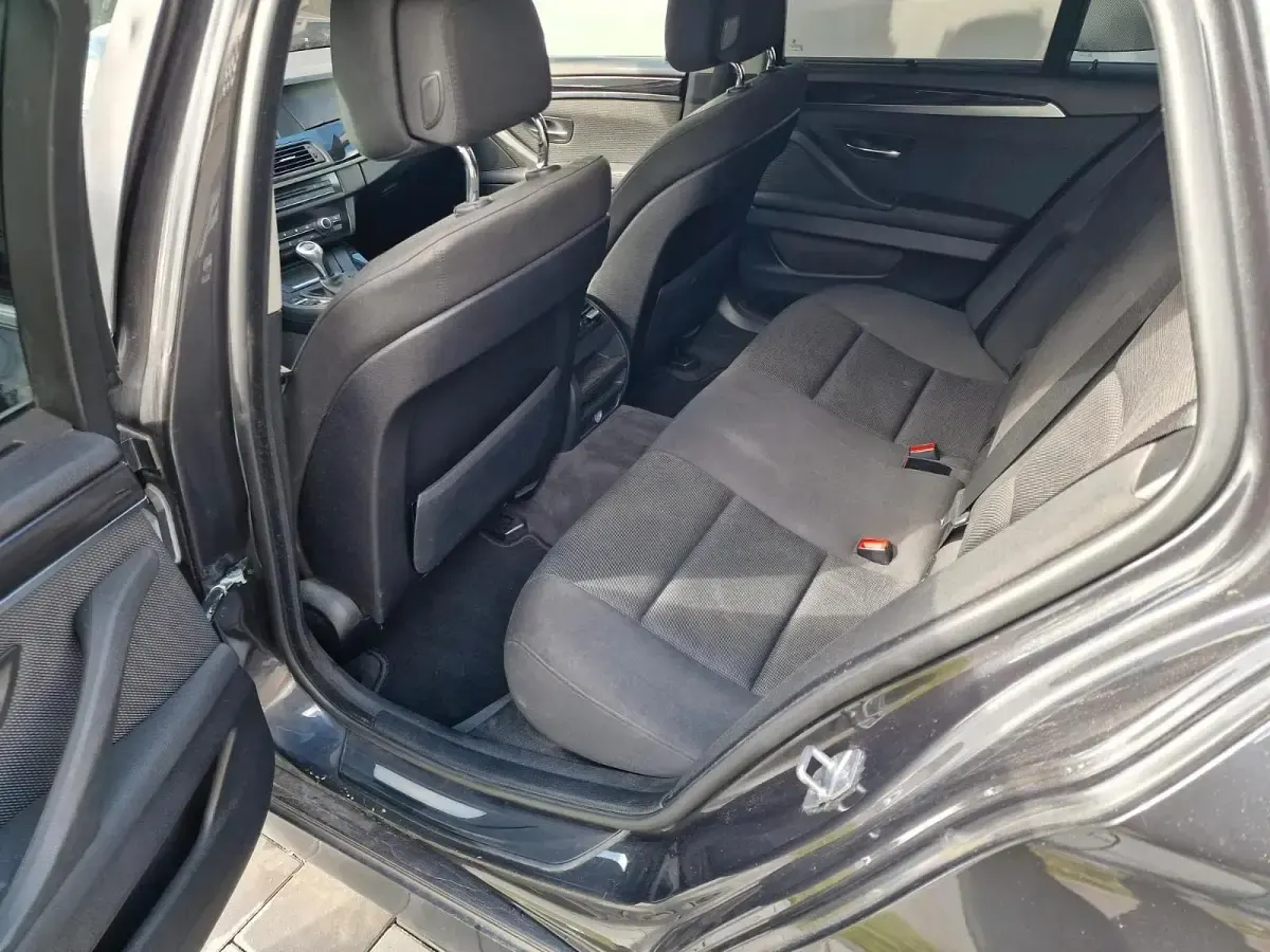 Gebraucht BMW 520 184 PS (135 kW) 2010 Grau Kombi