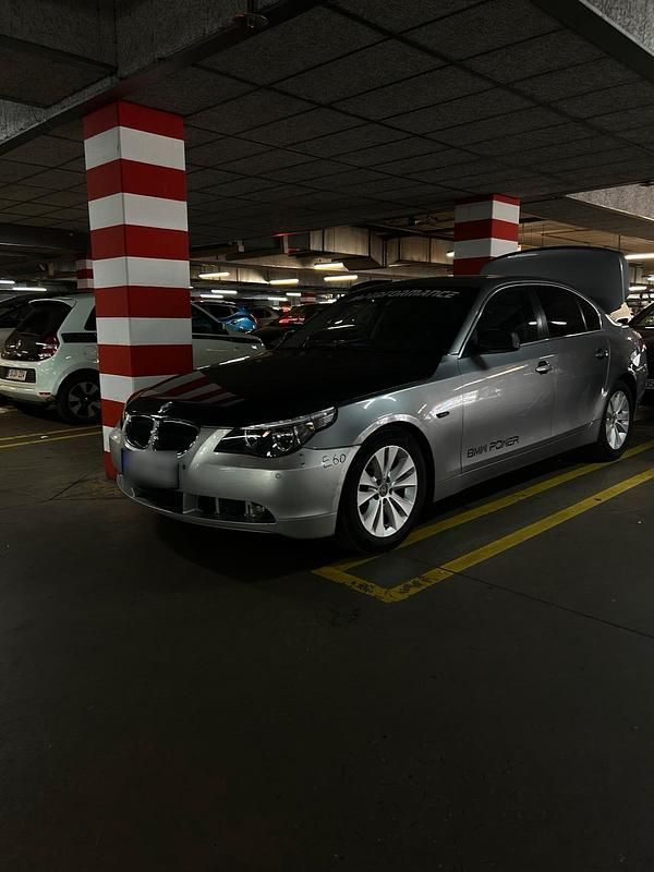 Gebraucht BMW 520 170 PS (125 kW) 2005 Grau Limousine