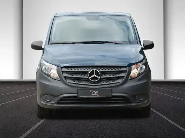 Gebraucht Mercedes Vito 136 PS (100 kW) 2022 Stahlblau Van