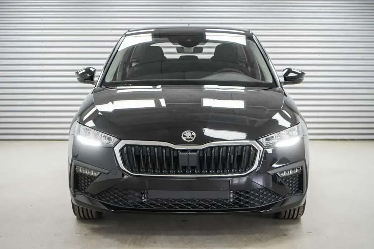 Neu Skoda Scala Selection 116 PS (85 kW) 2026 Black magic metallic (1z) Kleinwagen