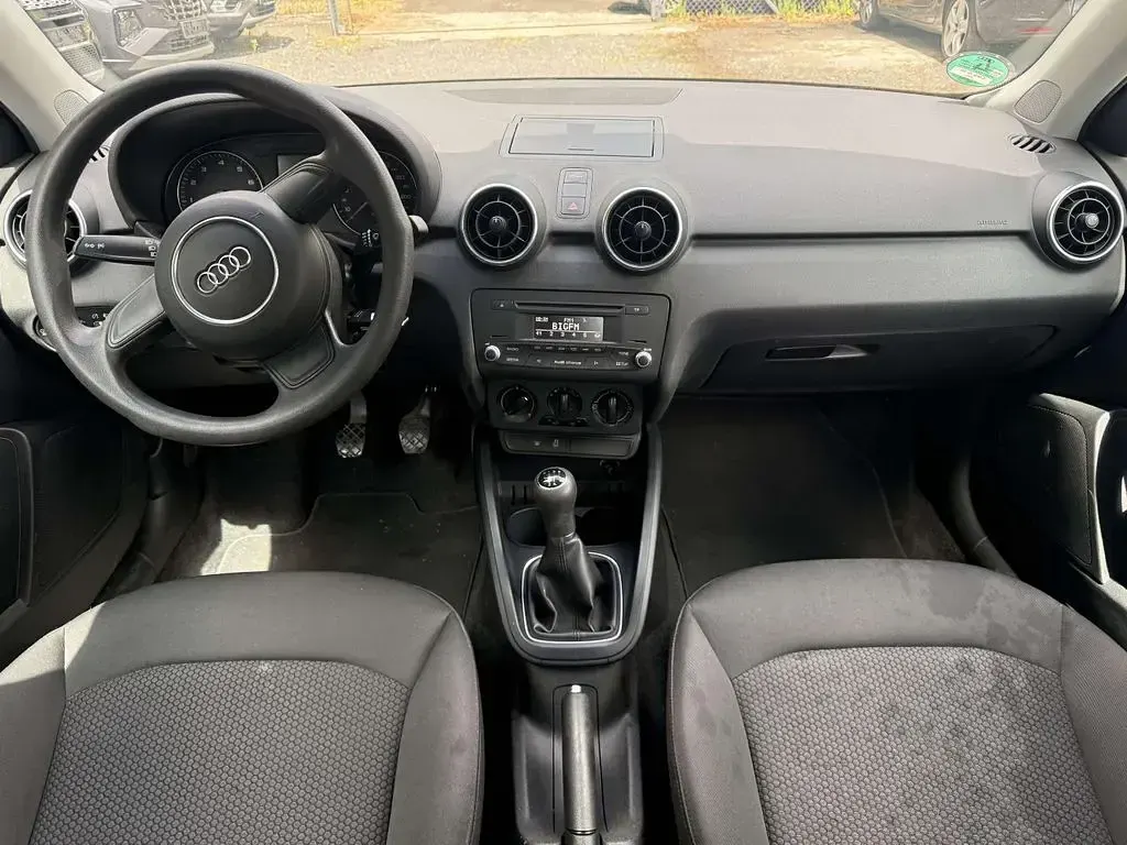 Gebraucht Audi A1 Attraction 86 PS (63 kW) 2013 Brillantschwarz Kleinwagen
