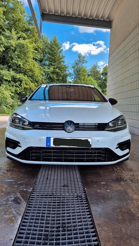 Weiß Gebraucht 2017 VW Golf Coupé | 27.500 € - Bild 1/4
