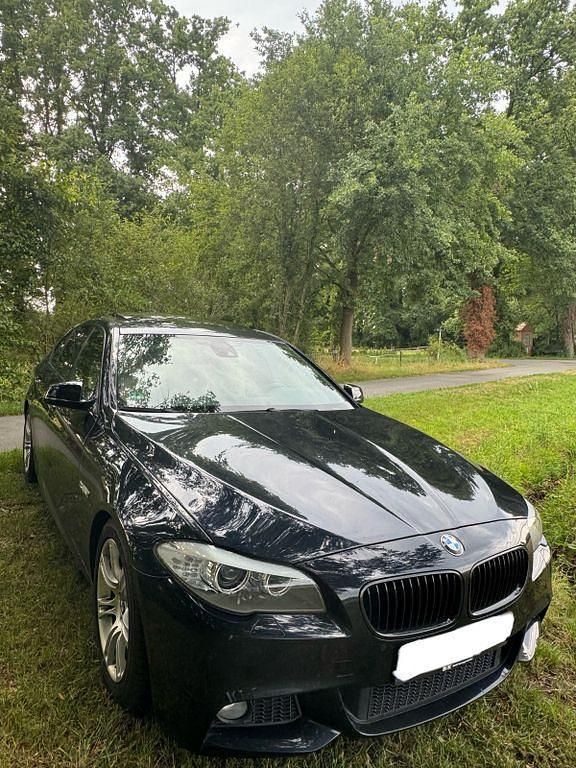 Beige Gebraucht 2011 BMW 520 M Sport Limousine | 10.890 € (Fairer Preis) - Bild 1/4
