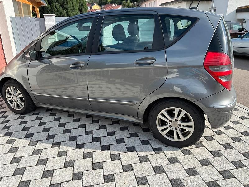 Silber Gebraucht 2008 Mercedes A170 Kleinwagen | 4.400 € (Fairer Preis) - Bild 1/4