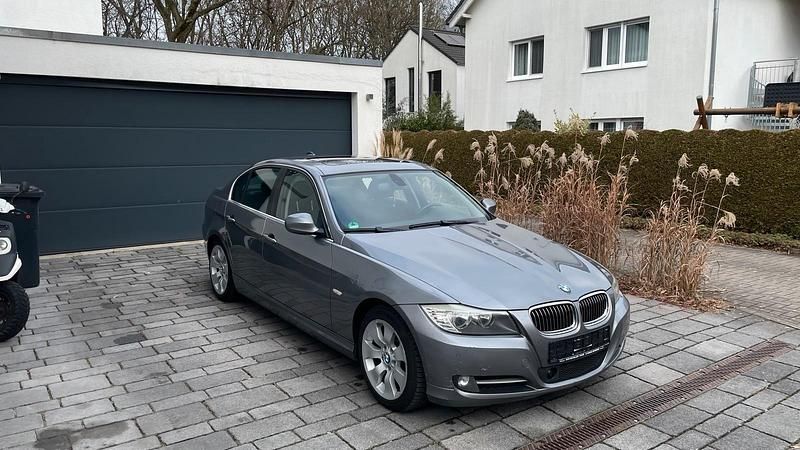 Gebraucht BMW 335 303 PS (222 kW) 2009 Grau Limousine